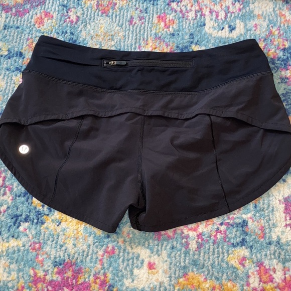 Lulu Speed Up 2.5 inch shorts - Picture 8 of 10